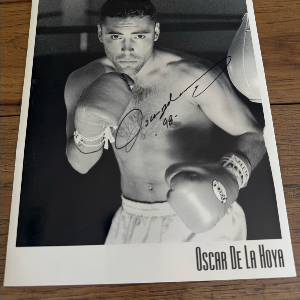 Oscar De La Hoya signed photo poster 8 x 10